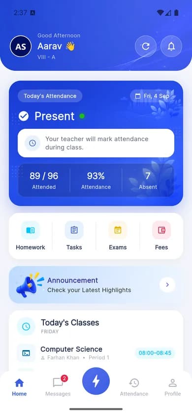 Kaympus student mobile app home screen showing today's attendance and classes